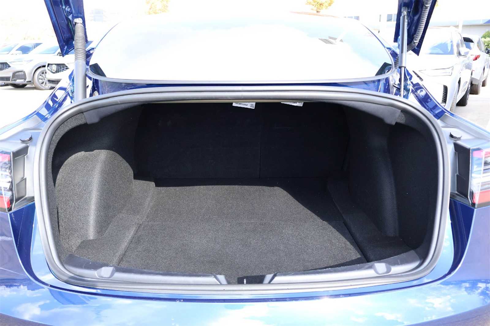 Thumbnail: 2022 Tesla Model 3 - 19