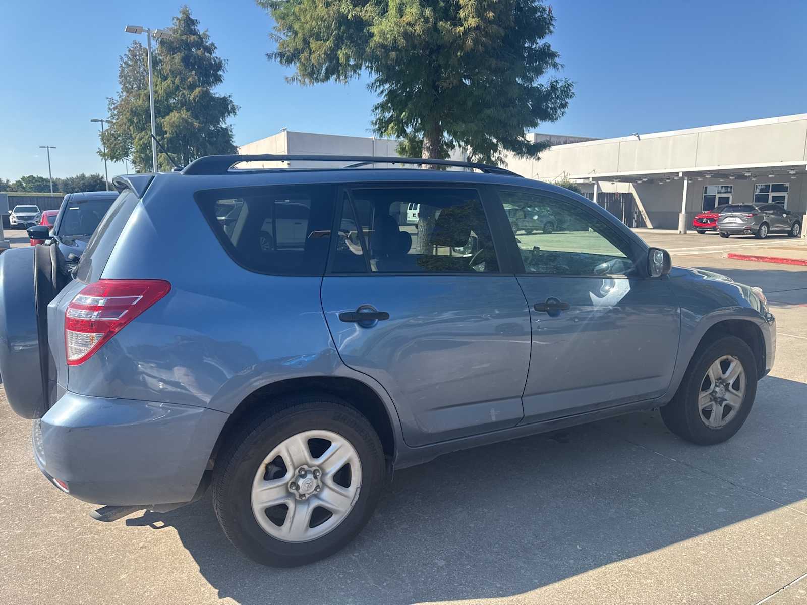 2012 Toyota RAV4 photo 4
