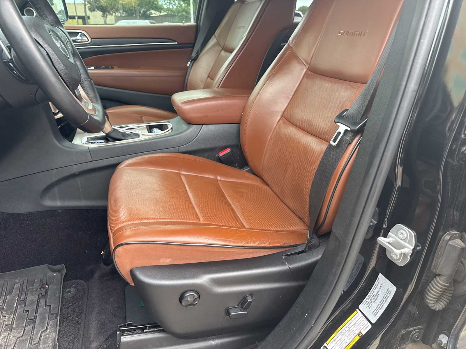 Thumbnail: 2017 Jeep Grand Cherokee - 6