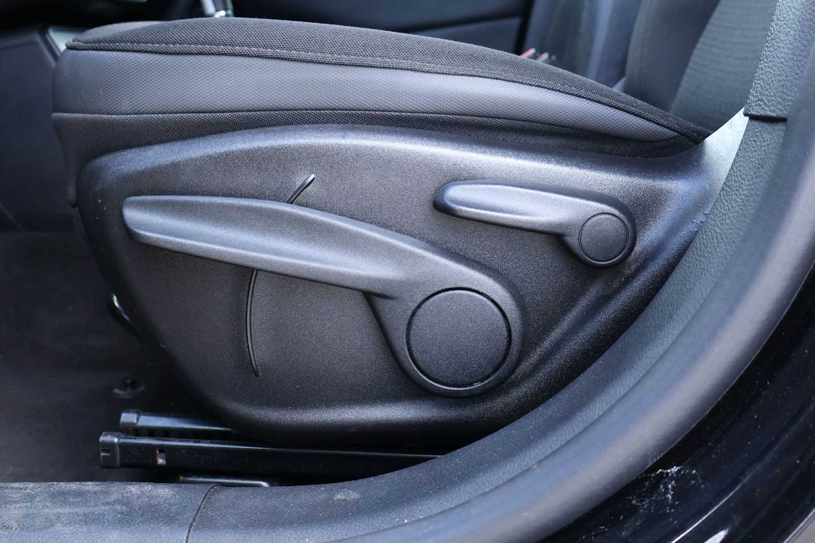 Thumbnail: 2018 Jeep Renegade - 24