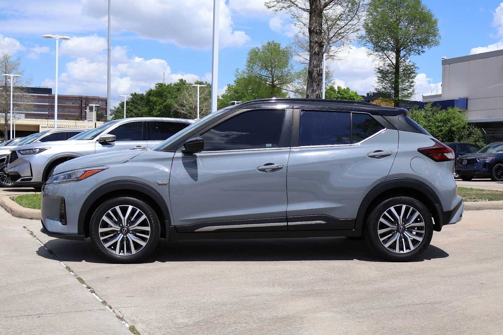 Thumbnail: 2023 Nissan Kicks - 3