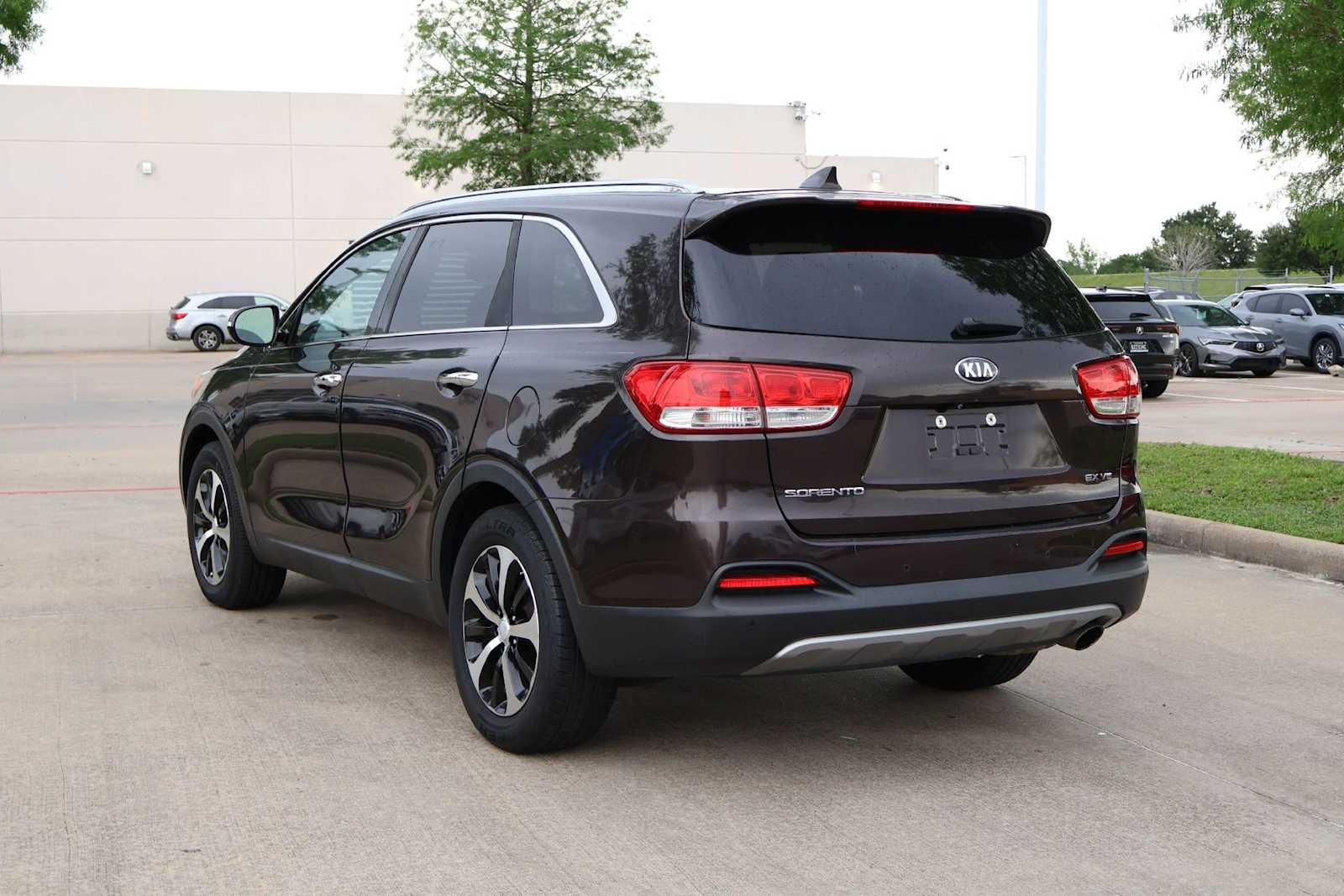 Thumbnail: 2018 Kia Sorento - 4