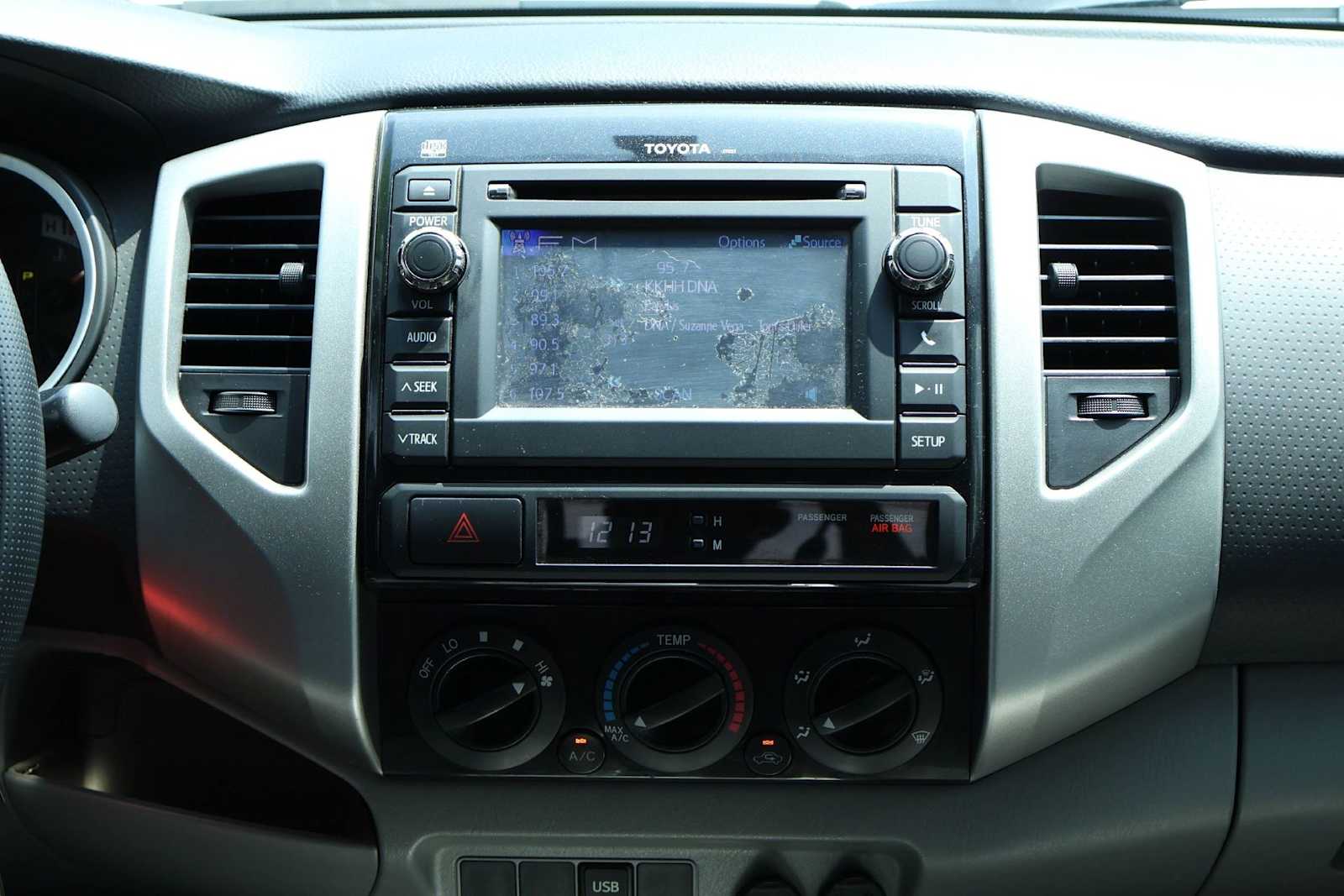 Thumbnail: 2013 Toyota Tacoma - 15