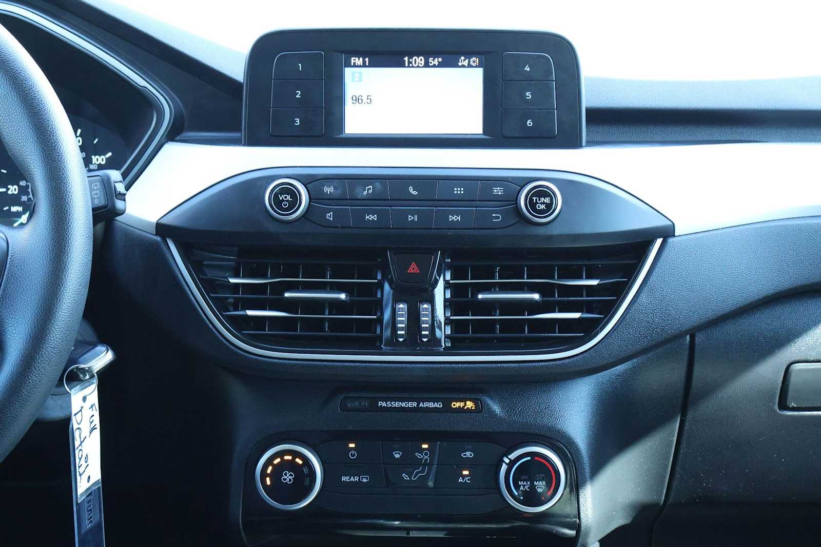 Thumbnail: 2022 Ford Escape - 16