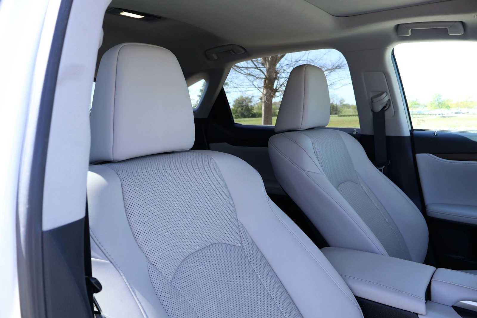 Thumbnail: 2020 Lexus RX - 13