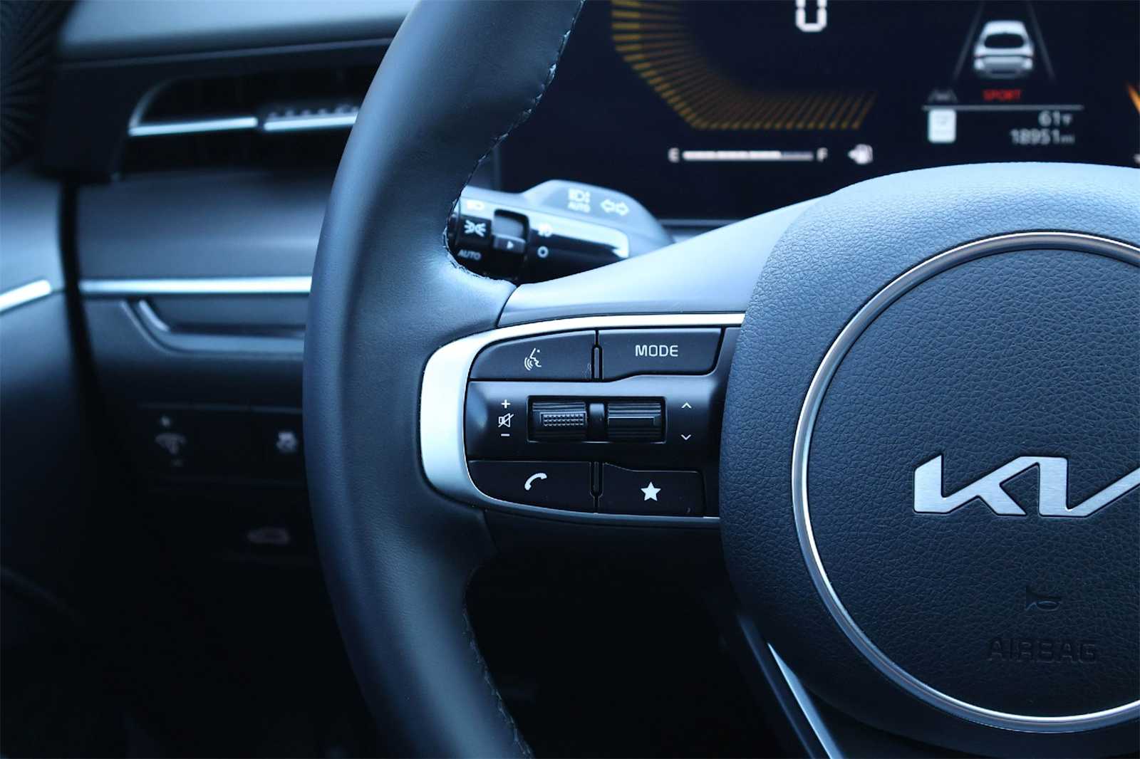 Thumbnail: 2025 Kia K5 - 22