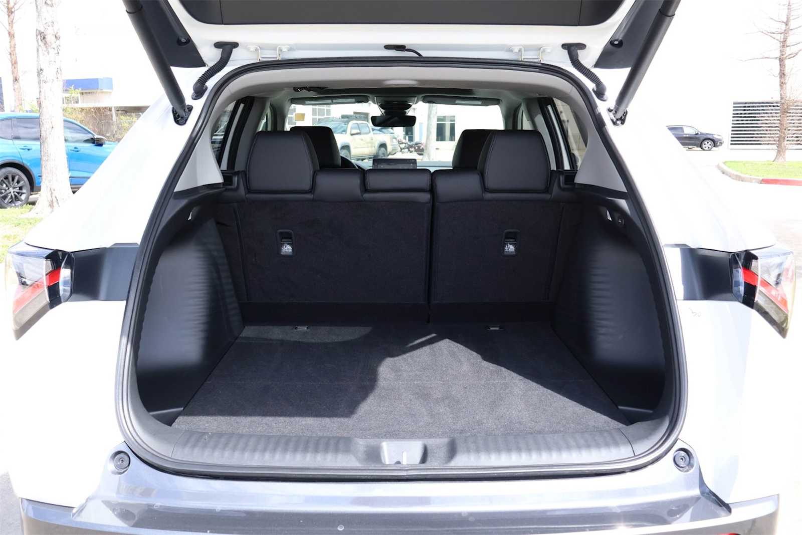 Thumbnail: 2025 Acura ADX - 19