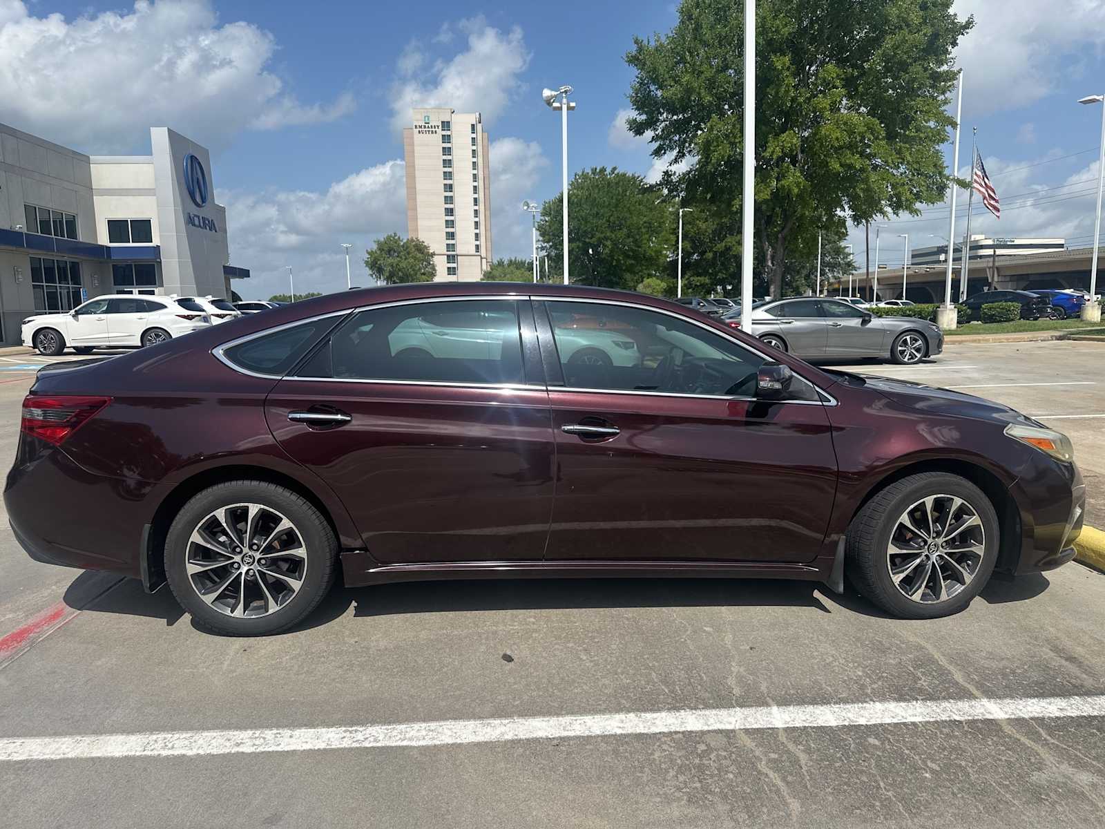 Thumbnail: 2016 Toyota Avalon - 4