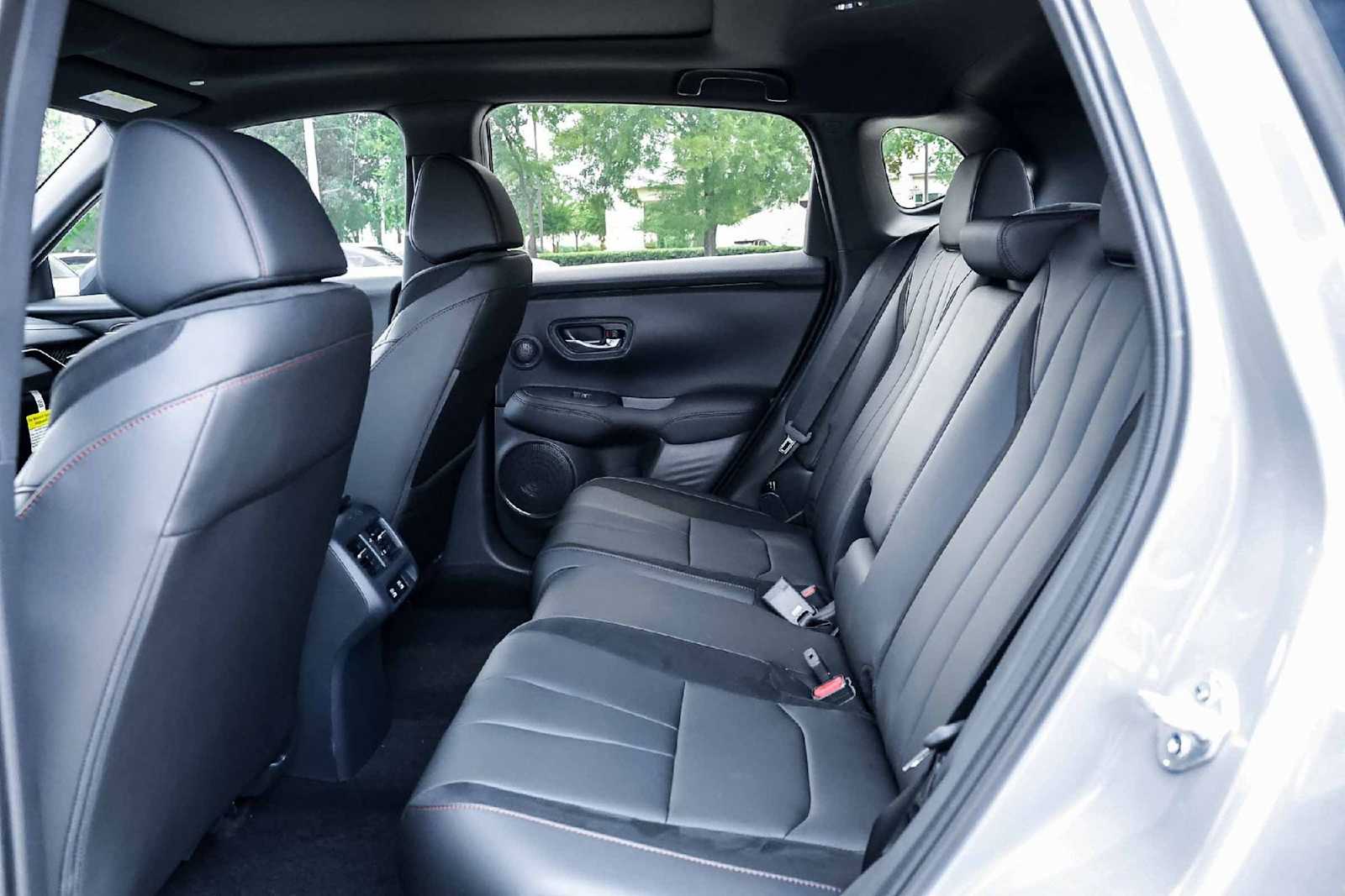 Thumbnail: 2025 Acura ADX - 13