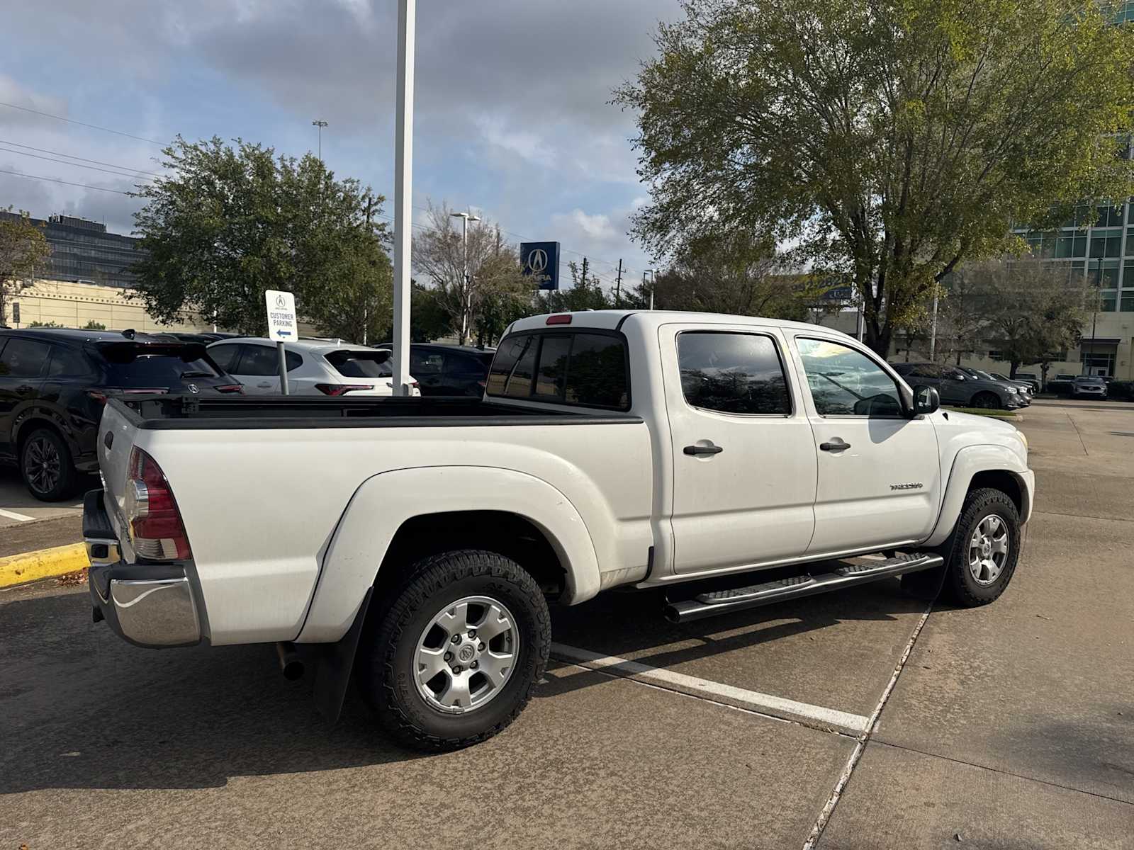 Thumbnail: 2011 Toyota Tacoma - 4