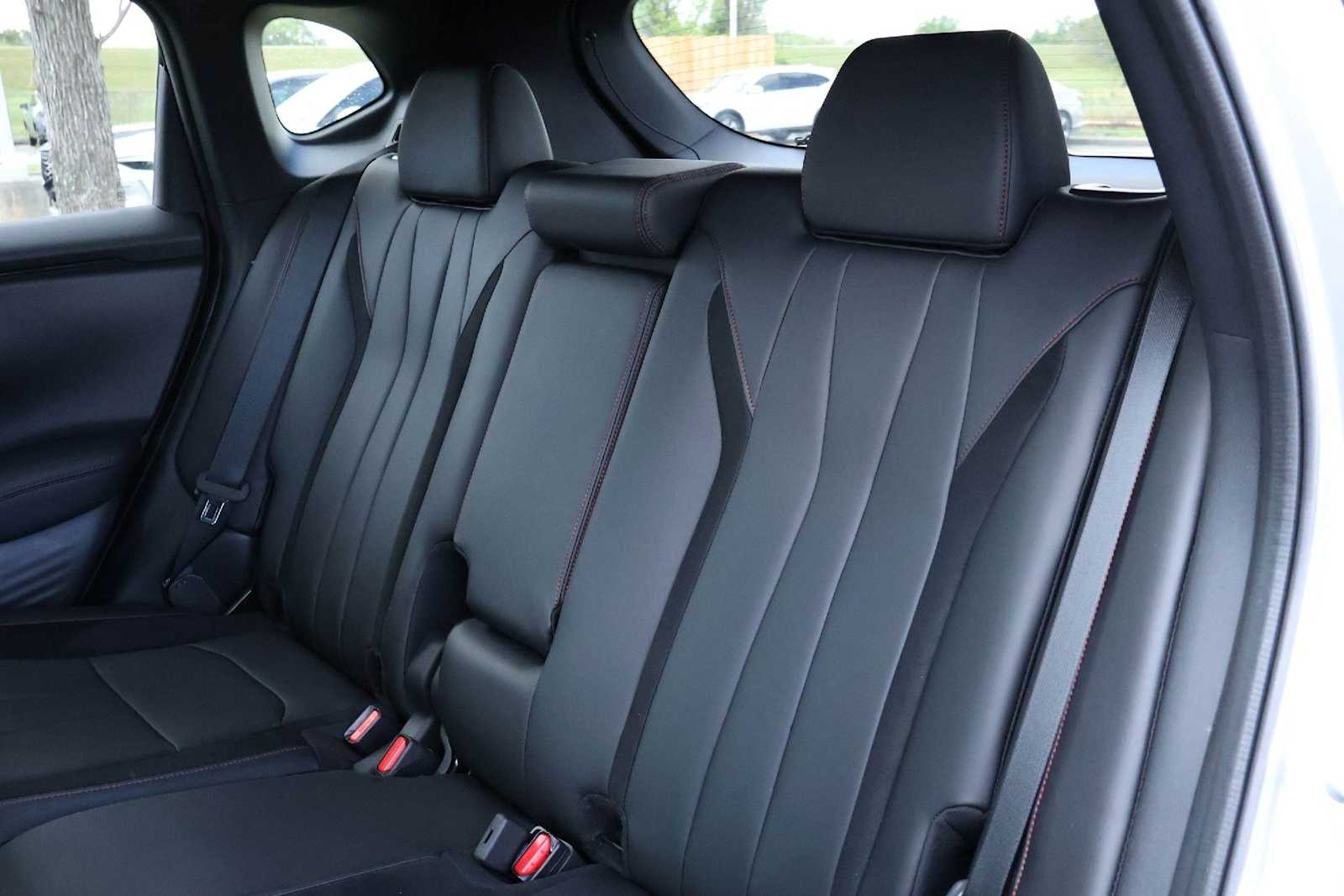 Thumbnail: 2025 Acura ADX - 13