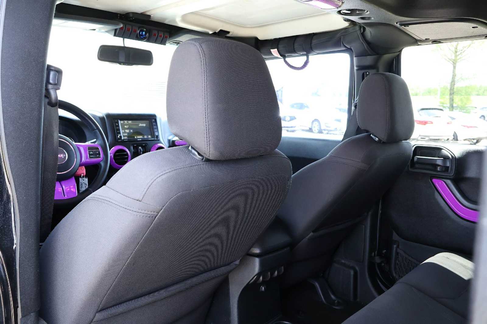 Thumbnail: 2016 Jeep Wrangler - 12