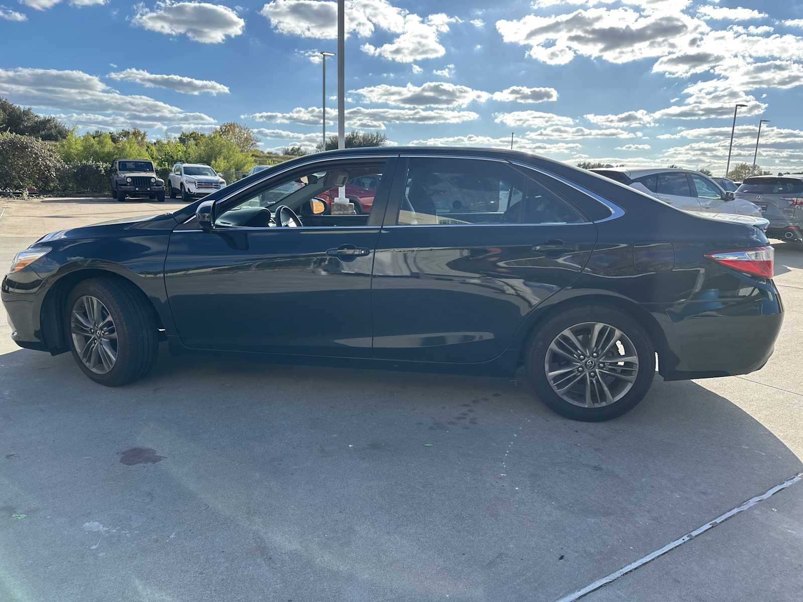 Thumbnail: 2016 Toyota Camry - 9