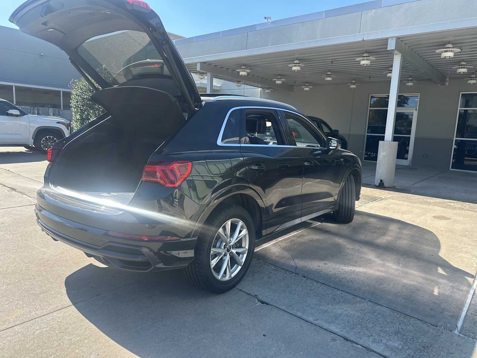 Thumbnail: 2022 Audi Q3 - 5