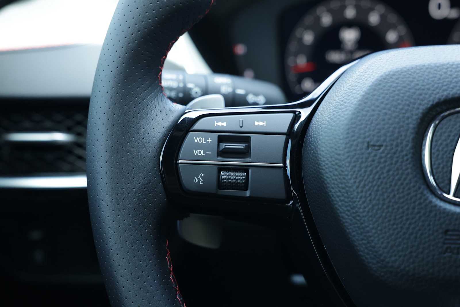 Thumbnail: 2025 Acura ADX - 19