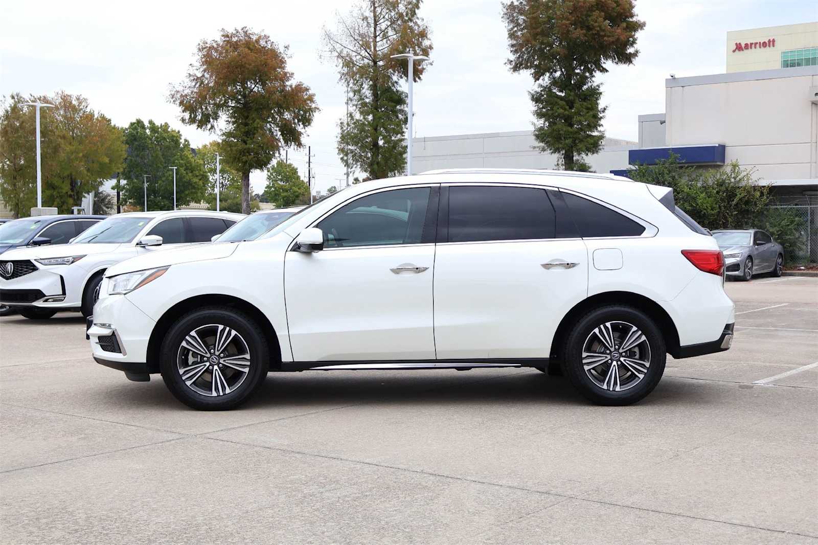 Thumbnail: 2017 Acura MDX - 3