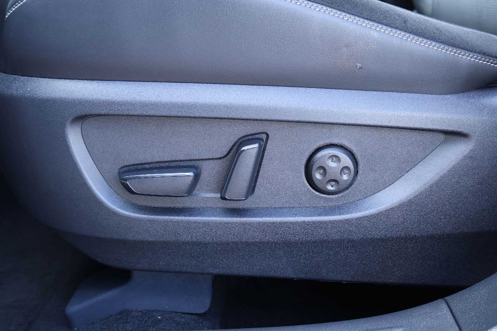 Thumbnail: 2025 INFINITI QX50 - 24