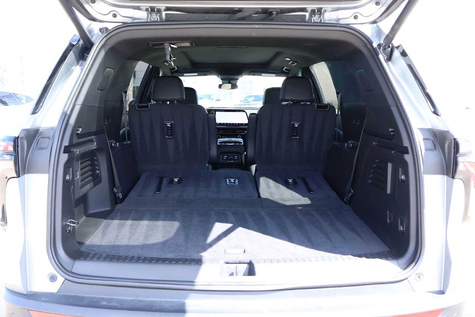 Thumbnail: 2025 Chevrolet Traverse - 19