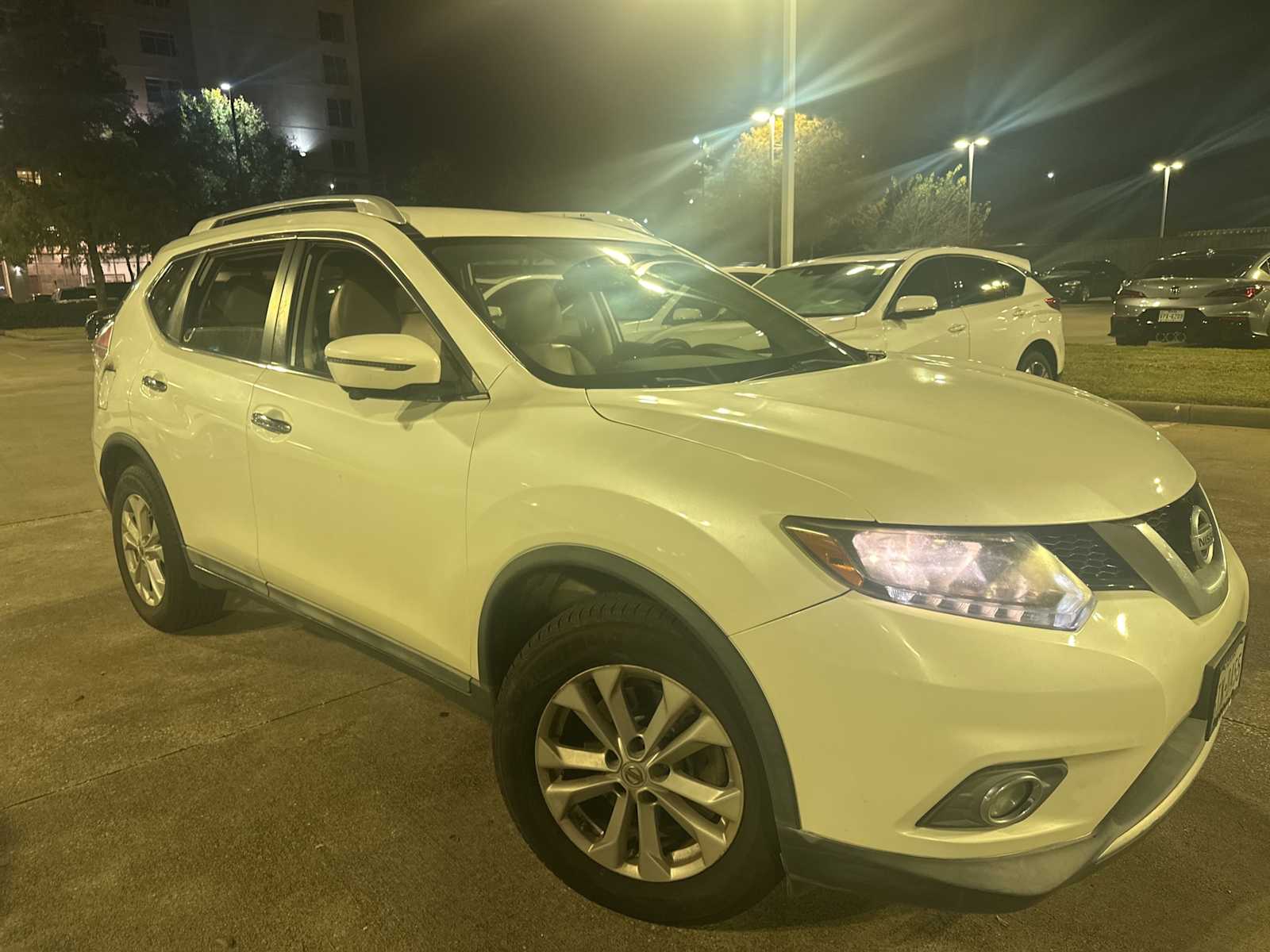 Thumbnail: 2016 Nissan Rogue - 3