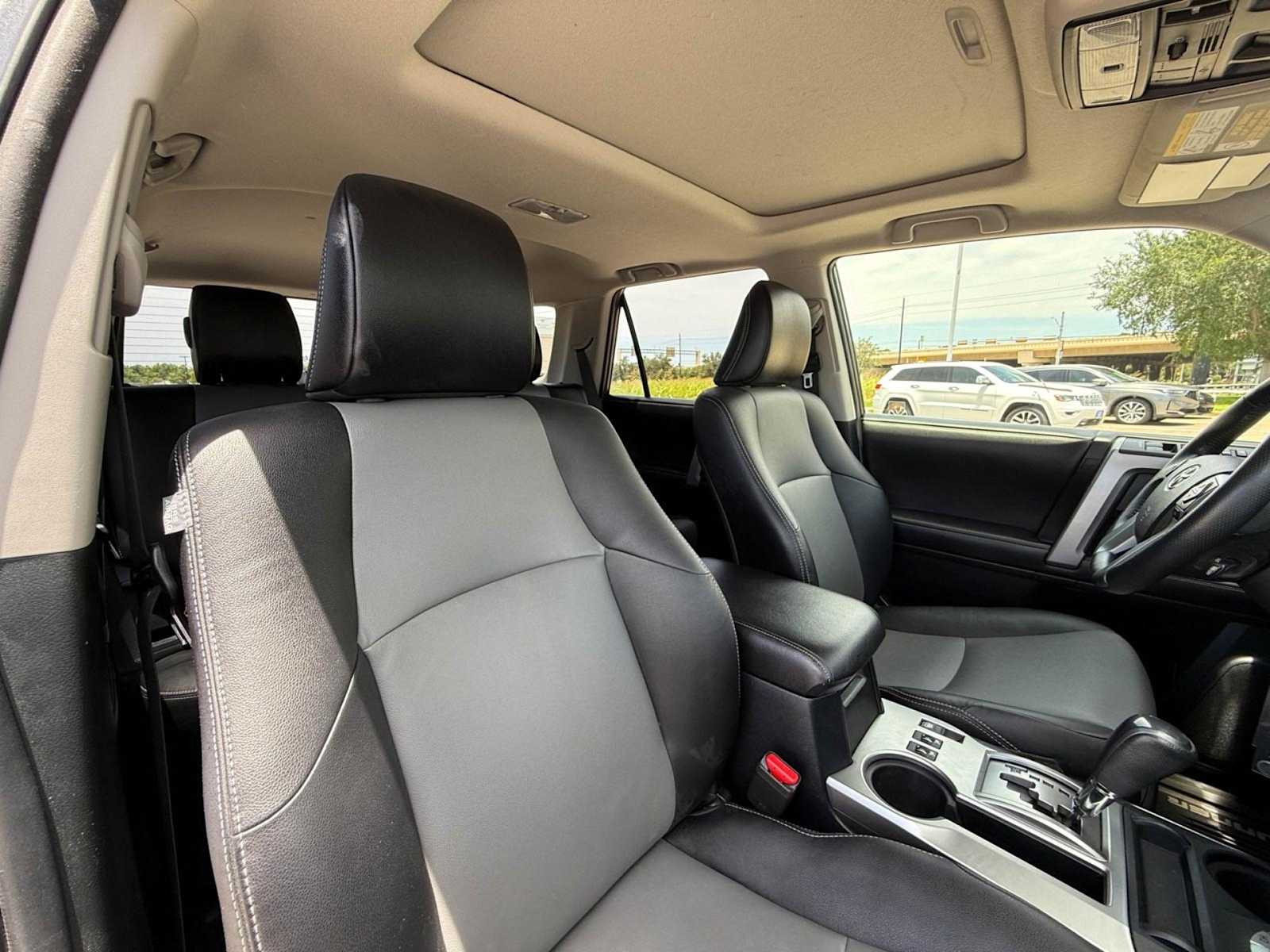2017 Toyota 4Runner SR5 14