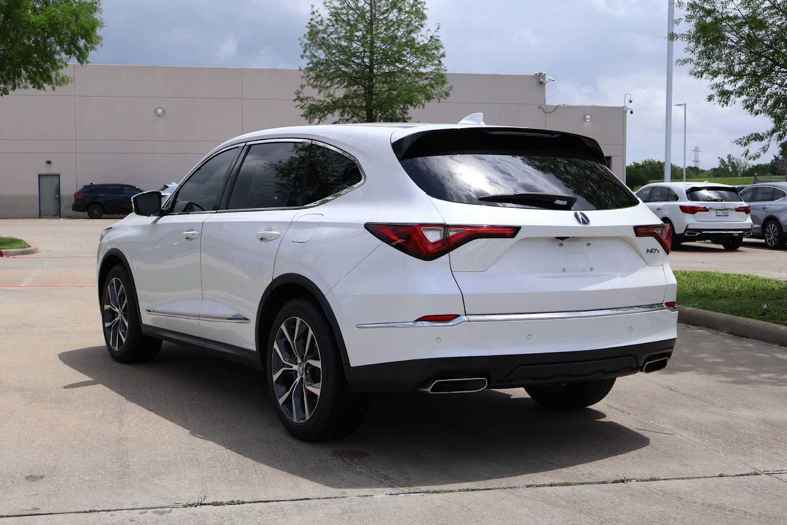 Thumbnail: 2023 Acura MDX - 4