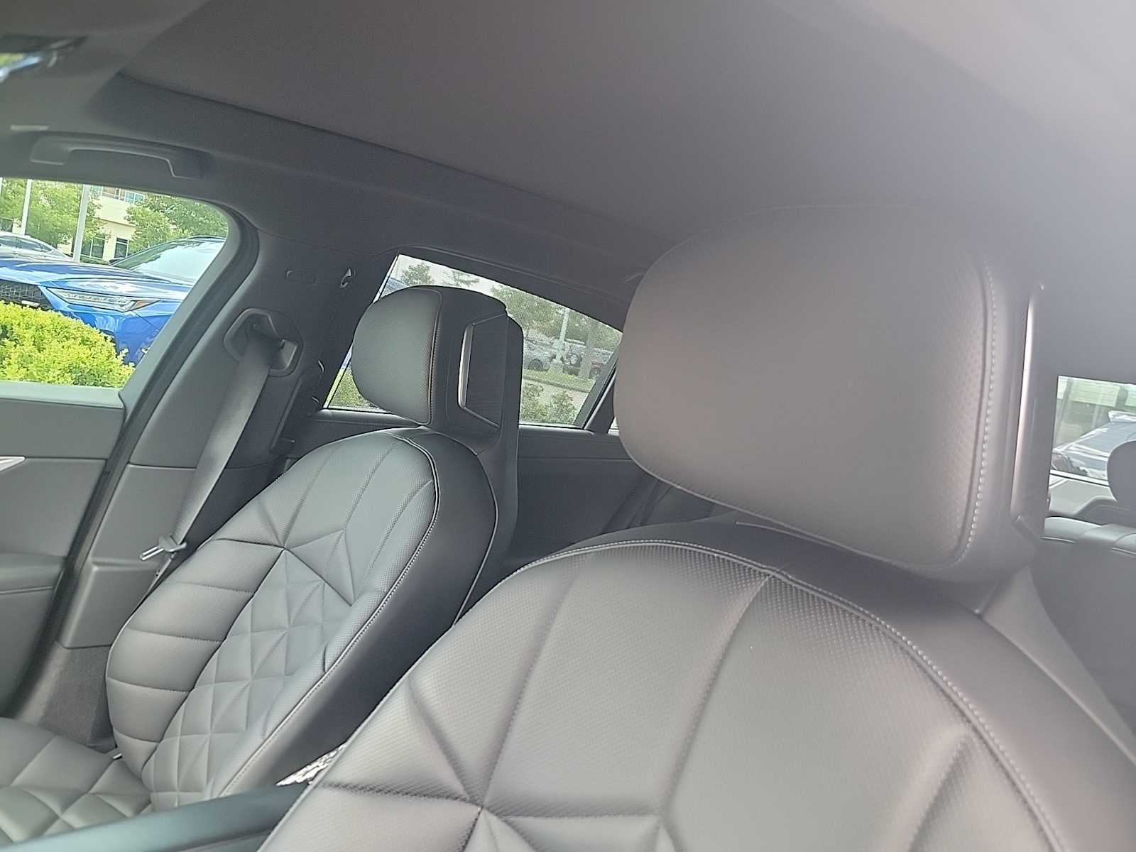 2023 BMW 7 Series 740i 9