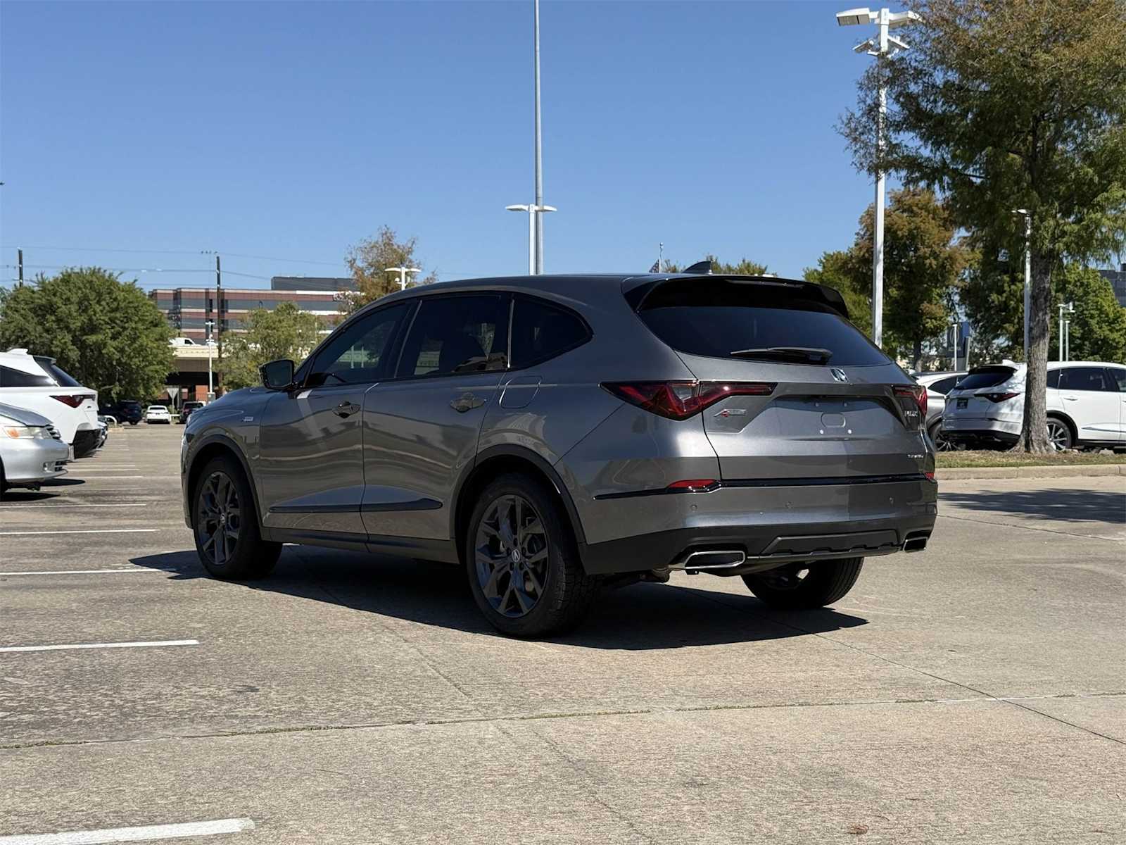 2023 Acura MDX SH-AWD A-Spec photo 4
