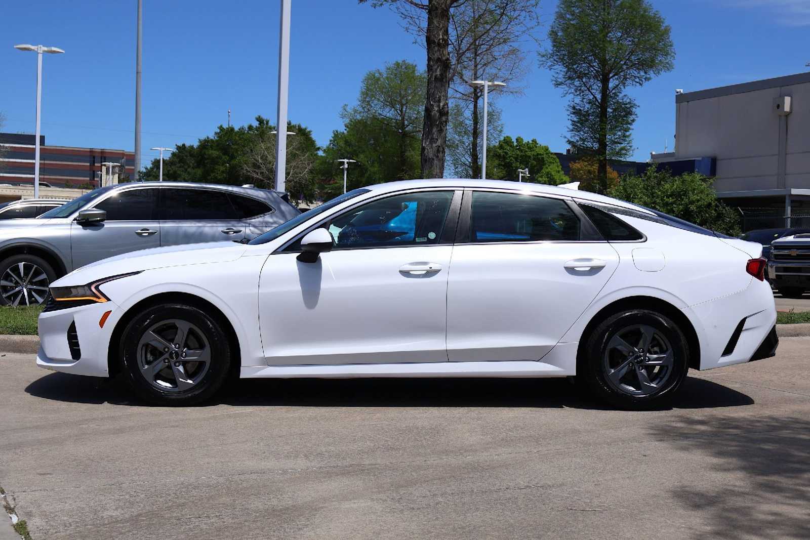 Thumbnail: 2023 Kia K5 - 3