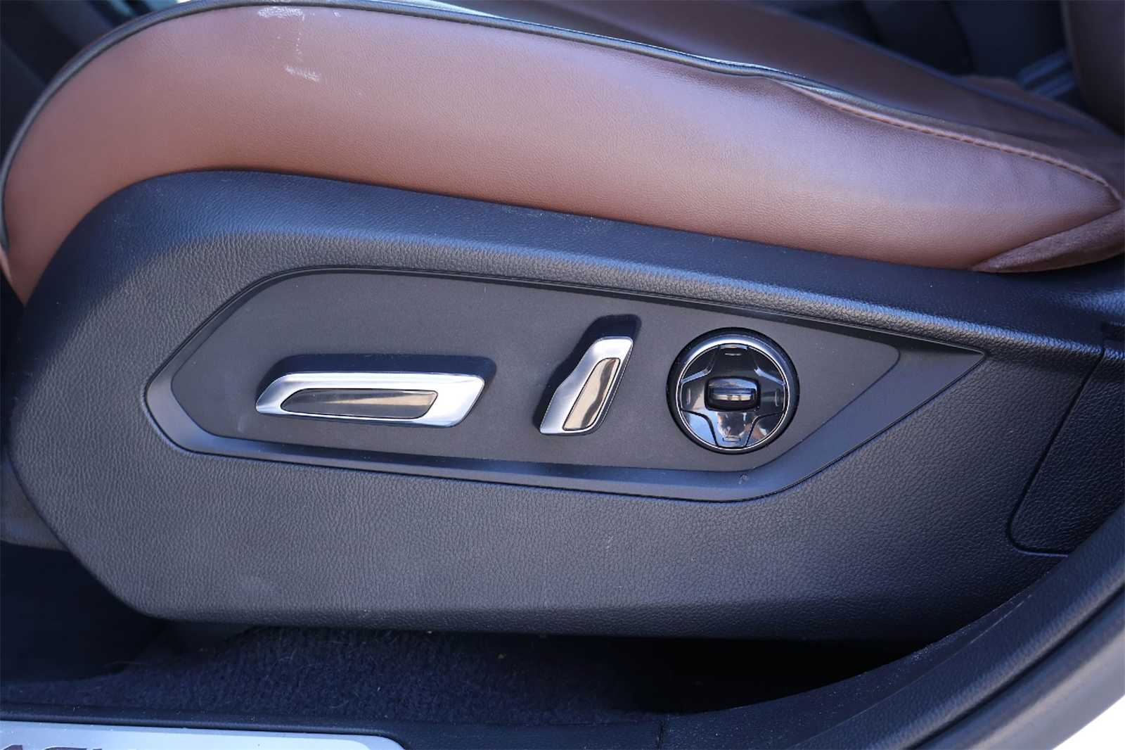 Thumbnail: 2023 Acura RDX - 24