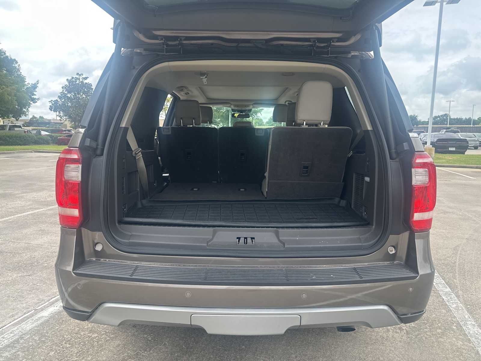 Thumbnail: 2019 Ford Expedition - 6