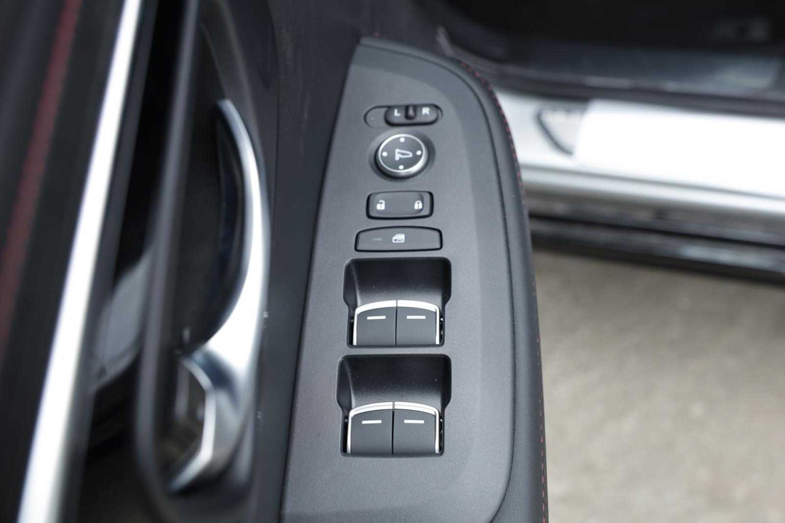 Thumbnail: 2025 Acura ADX - 27