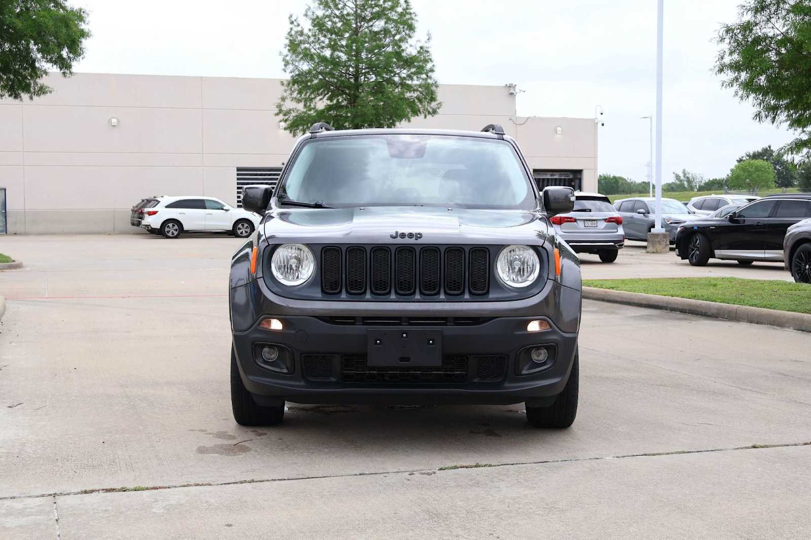 Thumbnail: 2016 Jeep Renegade - 6