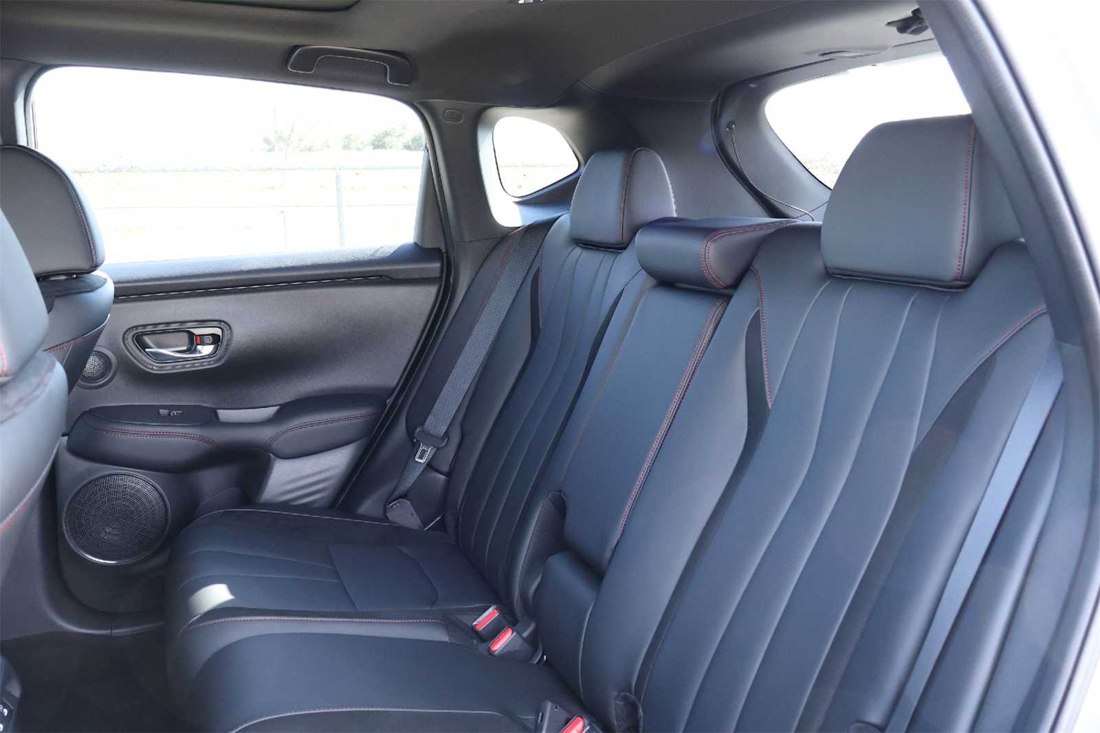 Thumbnail: 2025 Acura ADX - 13