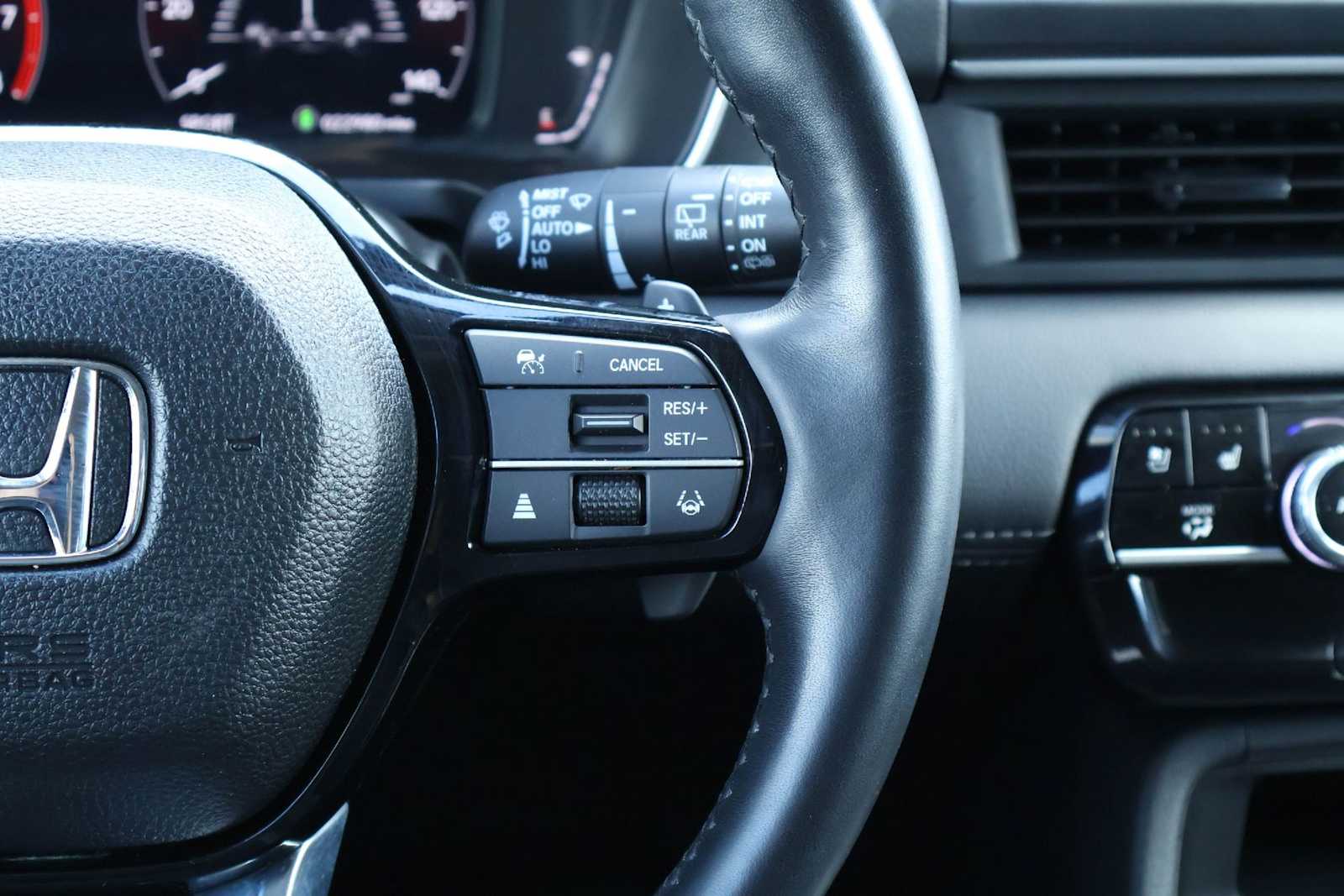 Thumbnail: 2024 Honda Pilot - 23