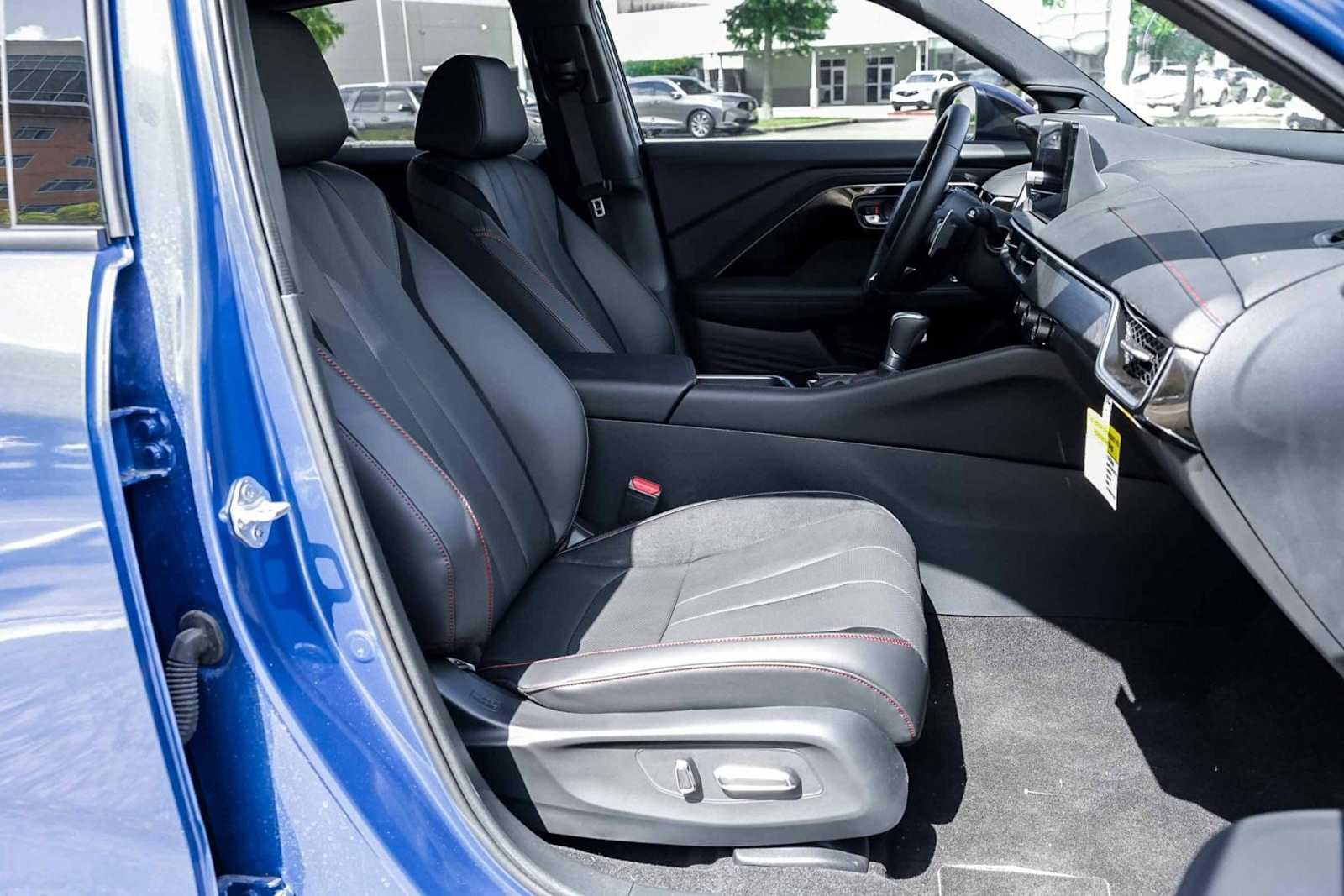 Thumbnail: 2025 Acura ADX - 14