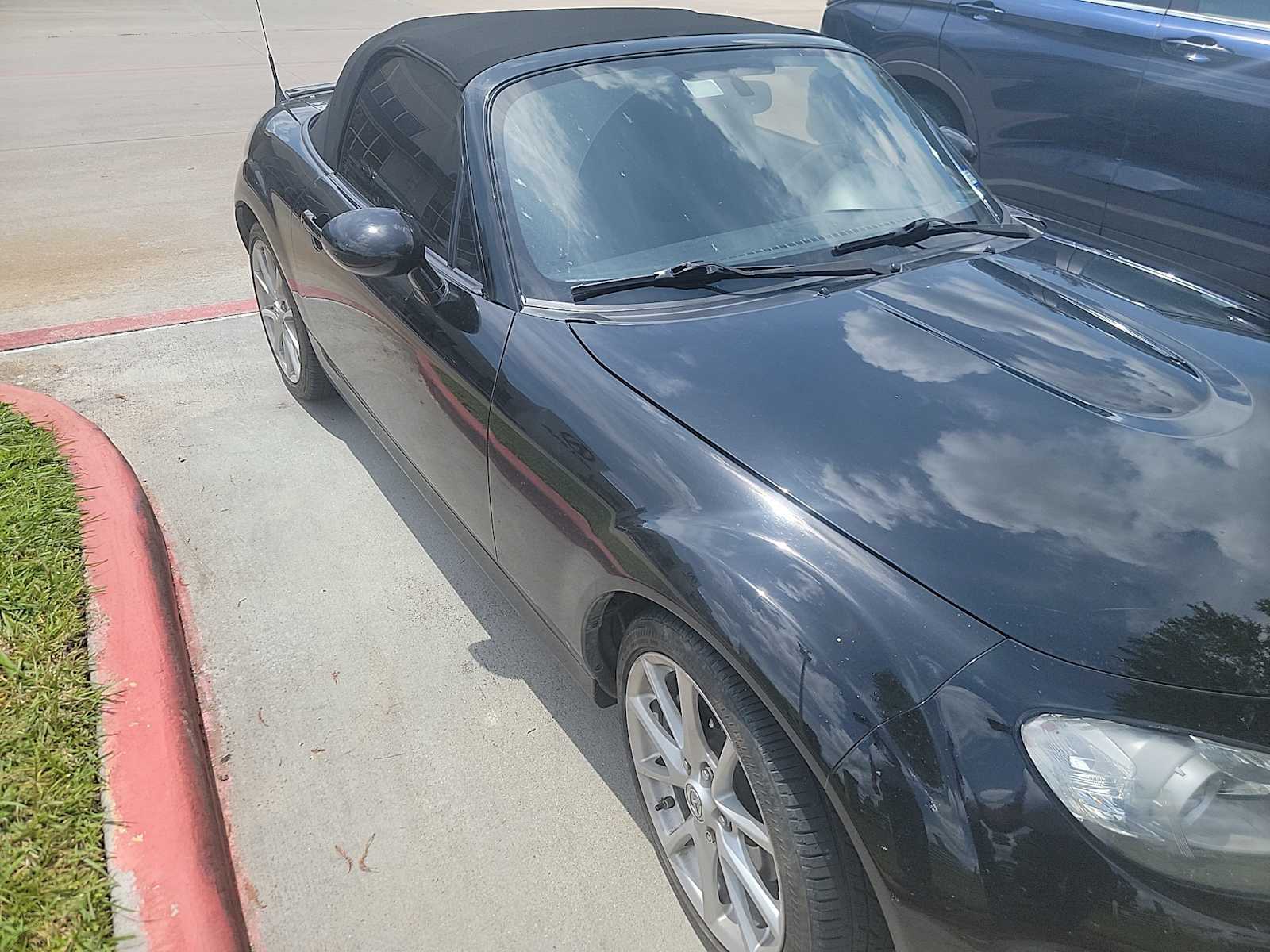 Thumbnail: 2010 Mazda MX-5 Miata - 3