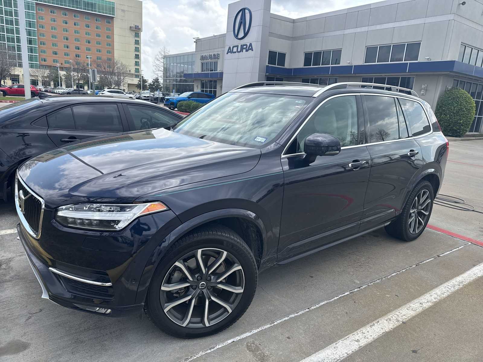 2016 Volvo XC90 T6 Momentum -
                  Katy, TX