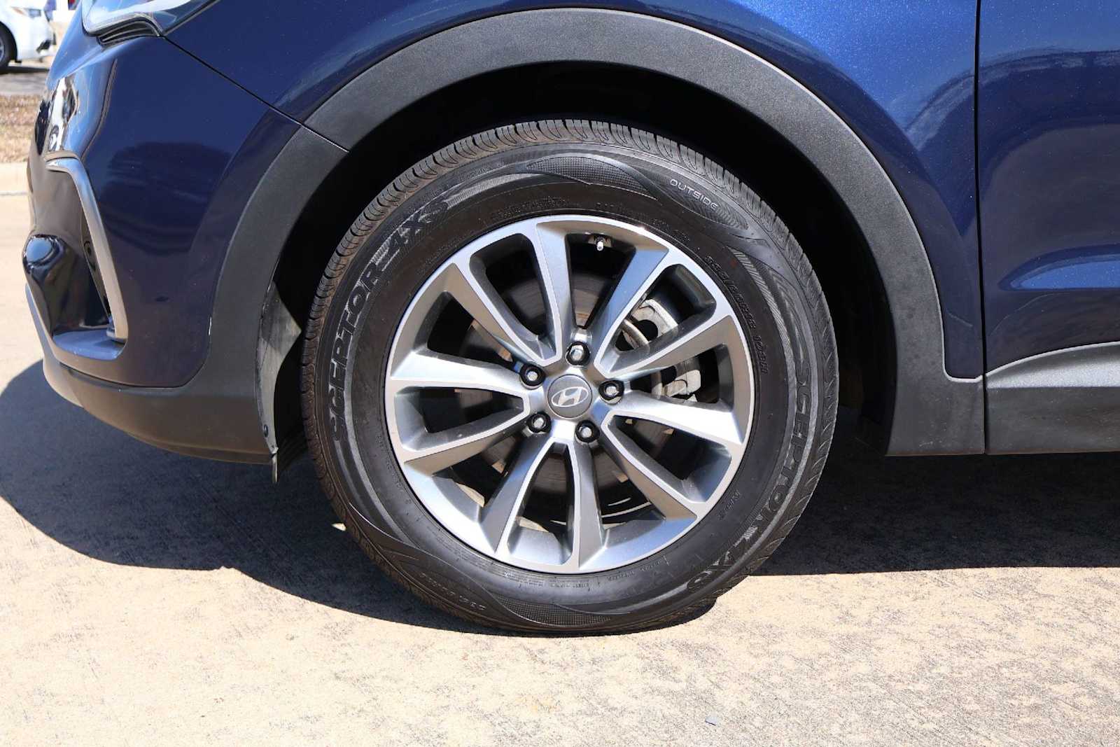 Thumbnail: 2017 Hyundai Santa Fe - 8