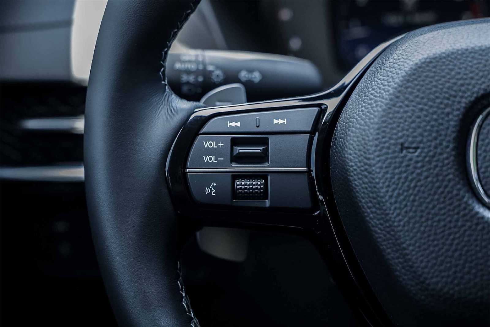 Thumbnail: 2025 Acura ADX - 19