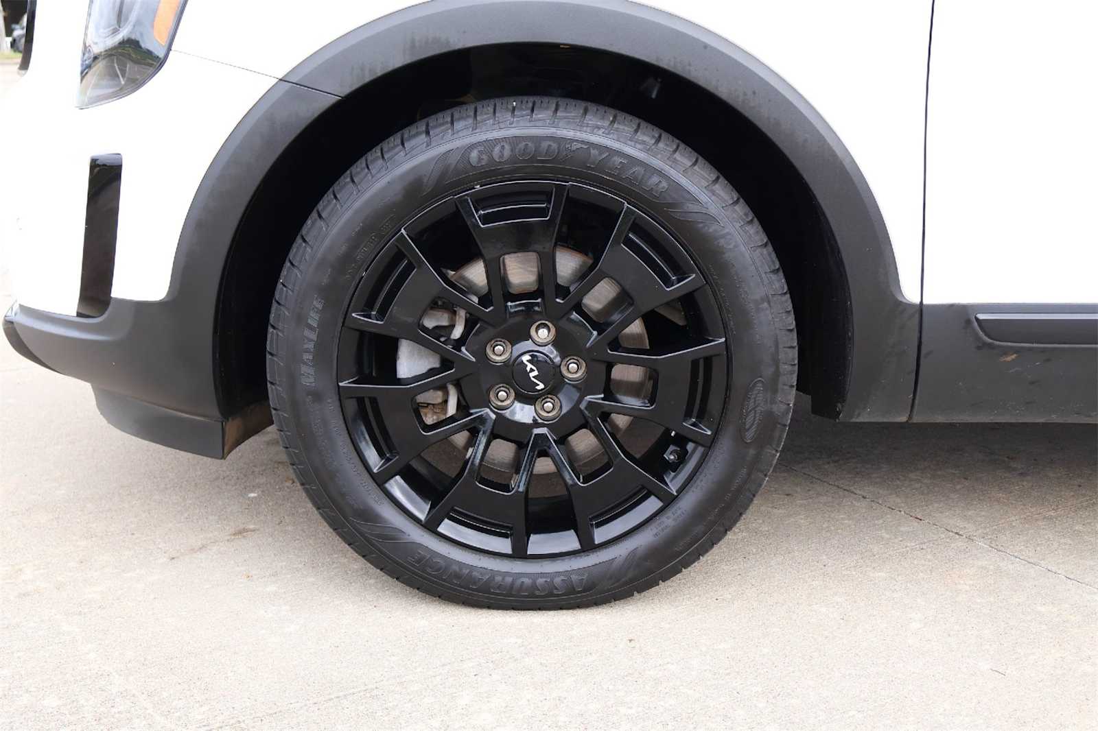 Thumbnail: 2022 Kia Telluride - 8