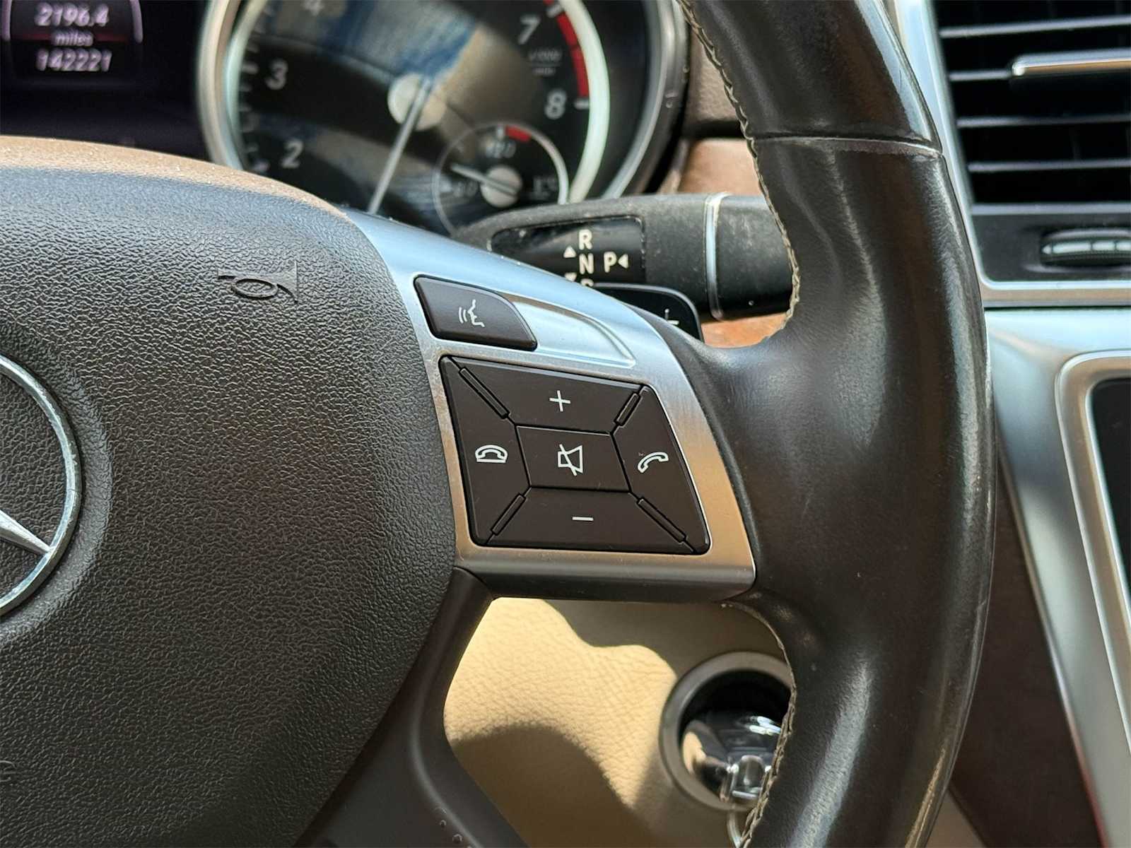 Thumbnail: 2015 Mercedes-Benz M-Class - 23