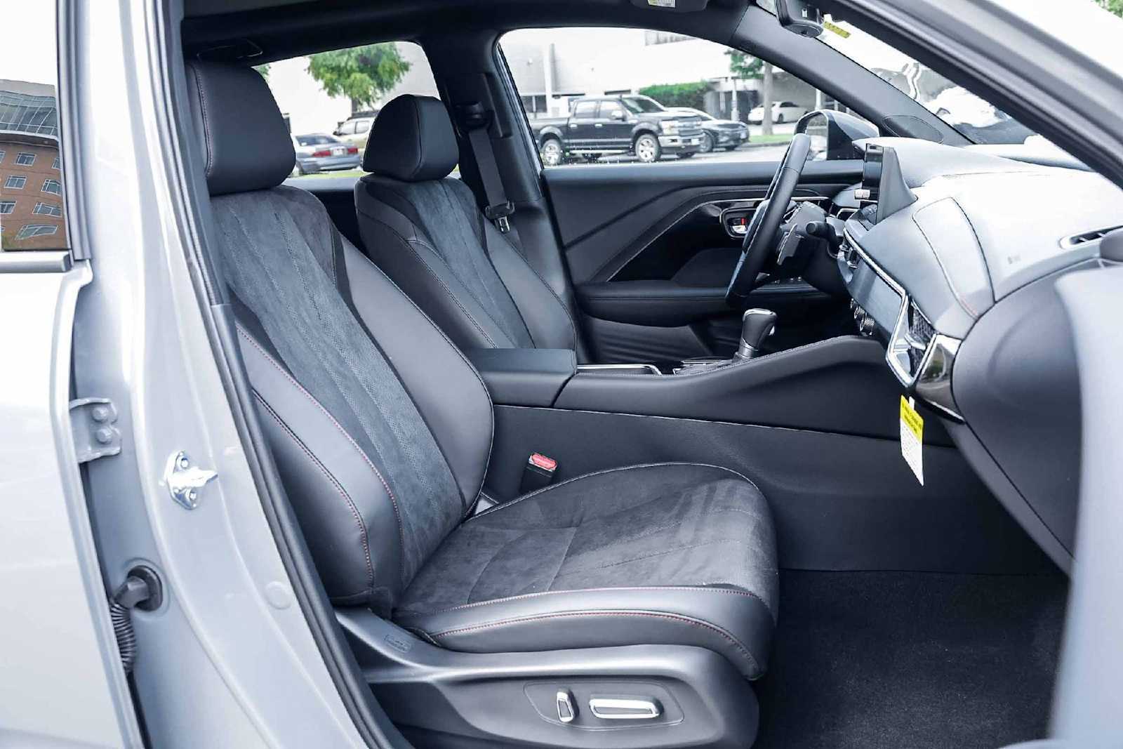 Thumbnail: 2025 Acura ADX - 14