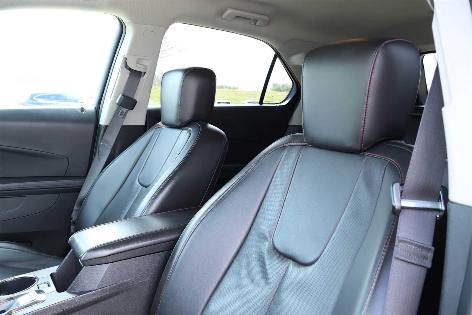 Thumbnail: 2015 Chevrolet Equinox - 11