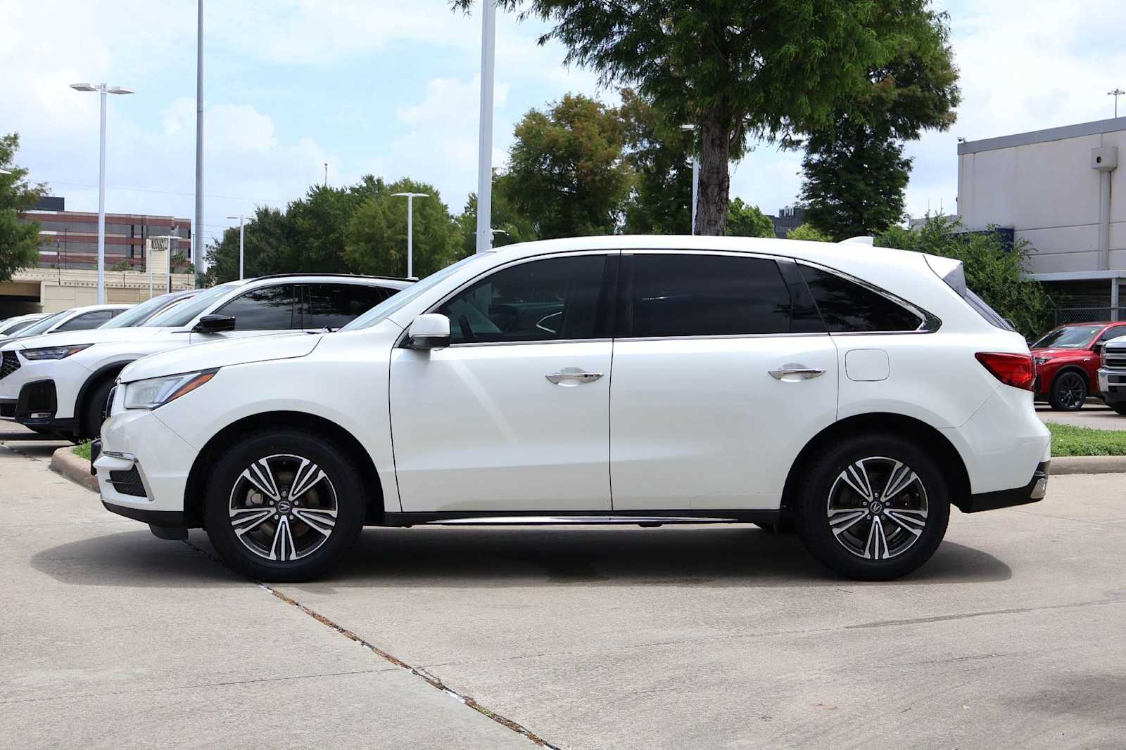 Thumbnail: 2017 Acura MDX - 3
