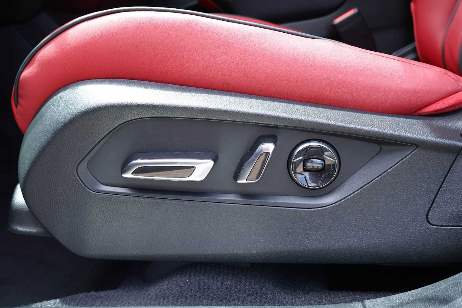 Thumbnail: 2024 Acura RDX - 23
