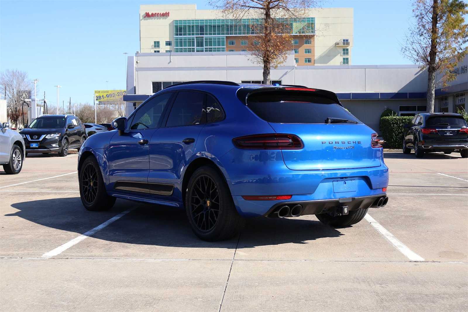 Thumbnail: 2017 Porsche Macan - 4