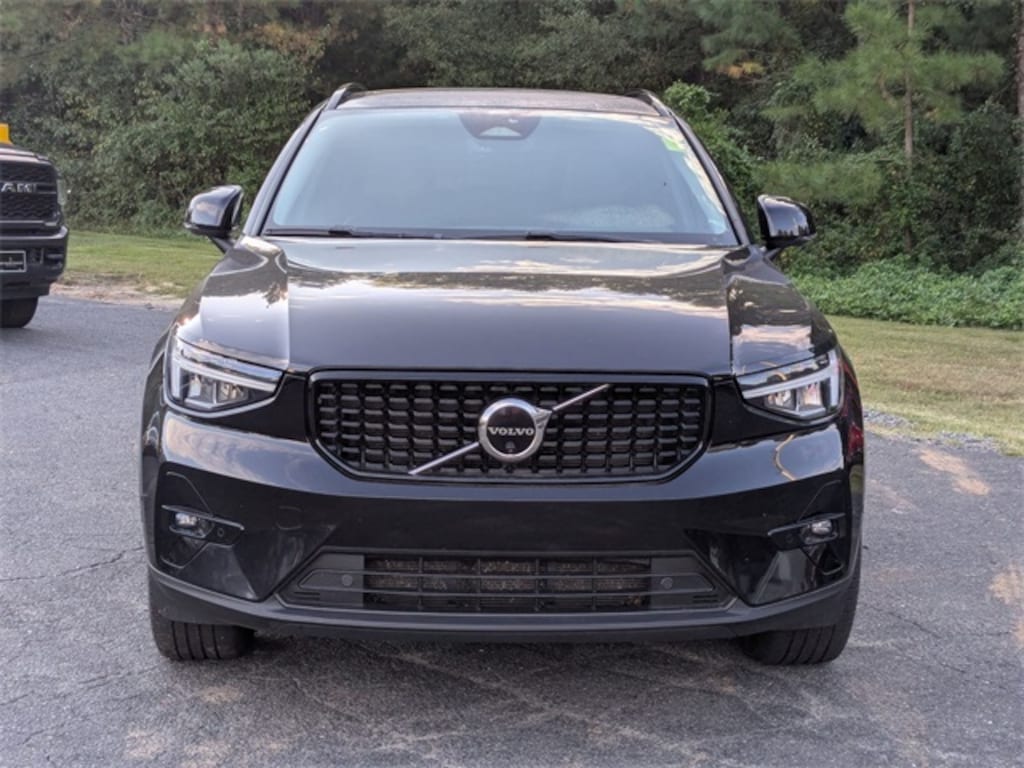 Used 2023 Volvo XC40 Ultimate SUV