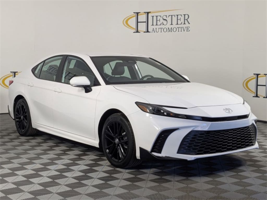 Used 2025 Toyota Camry SE Sedan