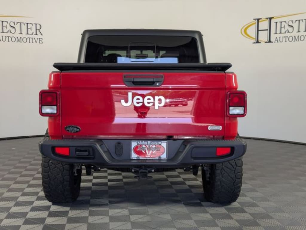 Certified 2023 Jeep Gladiator Overland Truck