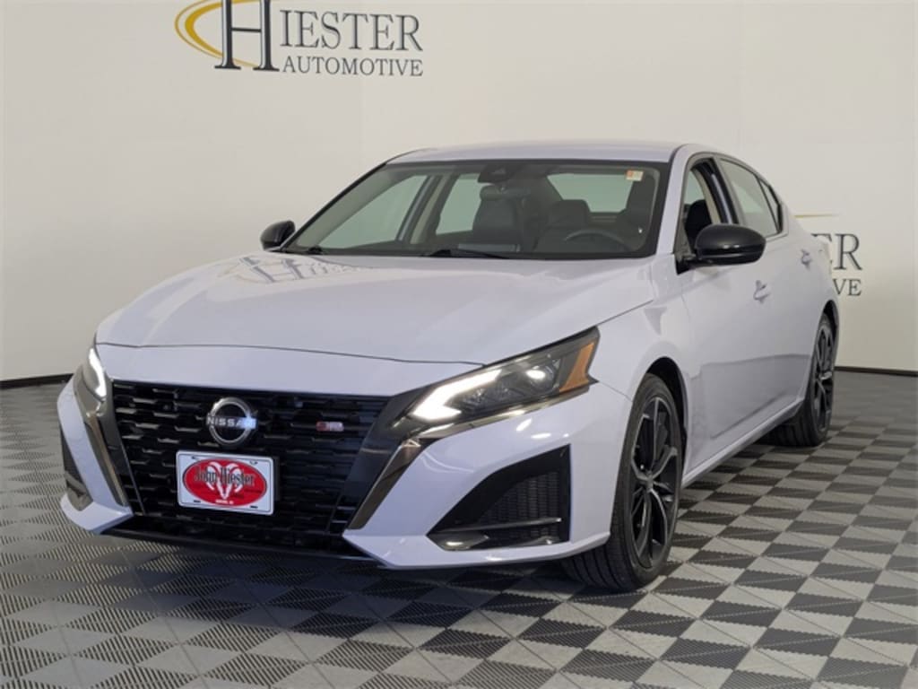 Used 2024 Nissan Altima 2.5 SR Sedan
